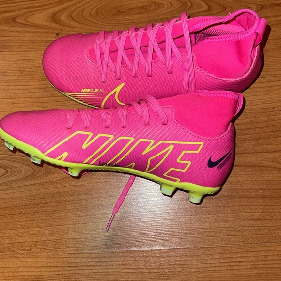 Cleats - Picture 5 of 5